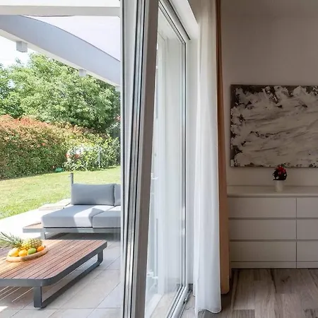 Holiday home House Sparrow Vintijan